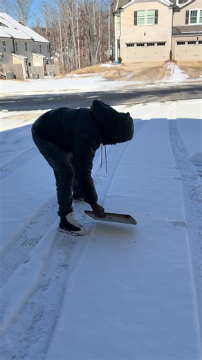 Telling my husband to collect snow for snow cream🤣 #prankwars #fypシ #fypage #foryoupage #xyzbca