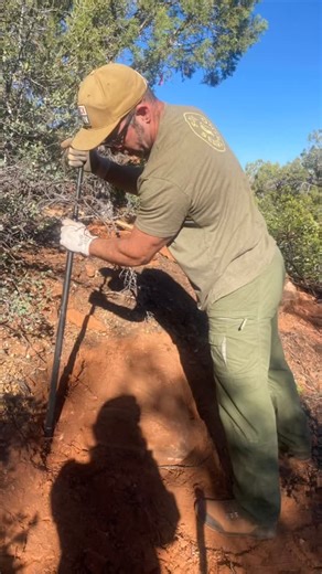 Small crew, big progress! 💥 Nine volunteers joined the Red Rock Trail Crew and cut in one fresh mile of 3rd Rock! 3rd Rock will be to Del Sol what Made in the Shade is to Slim Shady — and it’s already looking 🔥. Perfect weather, killer views, and good vibes all day long. Massive thanks to everyone who came out — and to Drewbie’s @drewbiesrestaurant for the mid-day feast that powered the work. 🍔💪 If you skipped this one… you missed out 😉 But don’t worry — more trail days are coming. #TrailWo