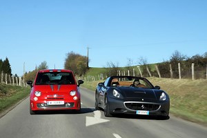 Abarth 695 Tributo Ferrari - Ferrari California : 2 visions différentes du charme italien