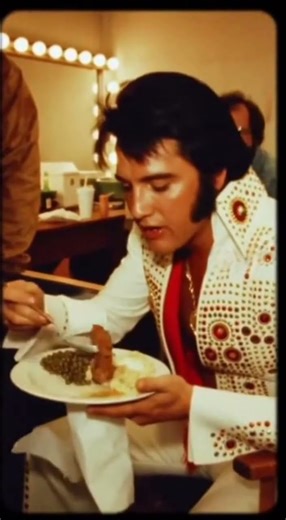 After the Spotlight… The King Just Ate Like a Man 👑