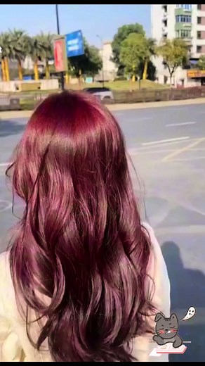 Nhuộm tóc màu nâu hồng đào cho Tết 2024