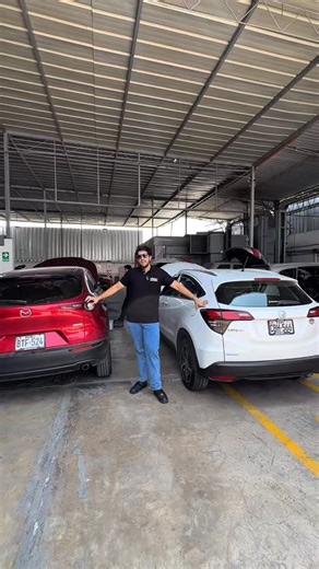 El Dios de los autos on Instagram: "MAZDA CX-30 vs HONDA HR-V, opinión sincera #mazda #honda #suv #auto #peru"