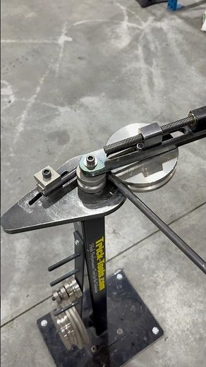 Using the HB1 Small Diameter Bender to show how to change different radius dies at Trick-Tools!