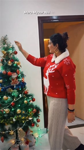 Real बनारसन mamtarai🧿 on Instagram: "Merry Christmas ✨🎄 #mamtarai46 #mamtarai #mamtaraivaranasi #mamtaraireels2025 #christmas"