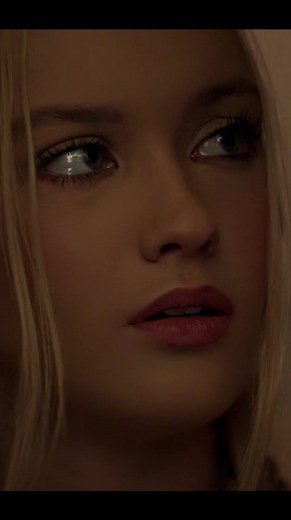 Luna knows just how sharp those claws really are. #wolfpackseries #wolfpack #lunabriggs #austinkirk #chloeroserobertson #riomangini #horror #werewolves