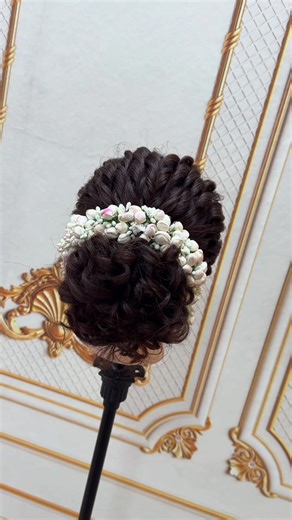 Stylish Messy Bun Hairstyle Tutorial