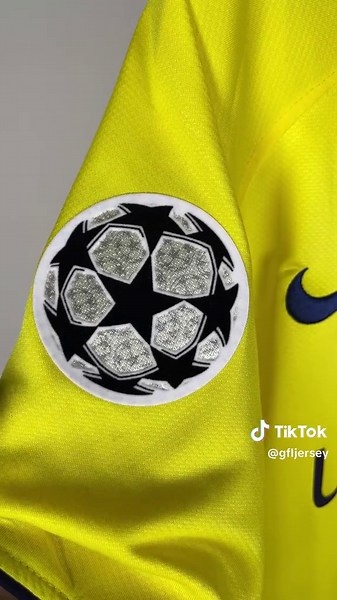 2008-09 Barcelona Away Shirt Retro