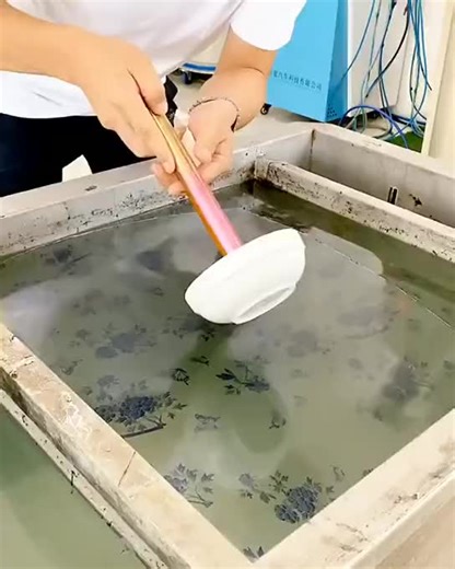 How to Create Beautiful Floral Porcelain Plates