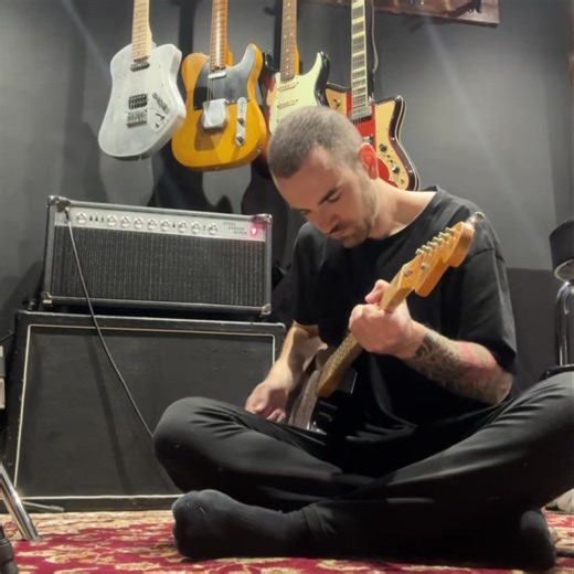 God I love this amp. So lucky to have had this sent to me from @dtoneamps. It’s a clean tone machine, the clarity is unmatched. Perfect for those piano-esque cleans you’d only get from a Dumble. Go and check them out if getting a pure clean tone is your bag. You simply can not get better than this. #dtoneamps #dtone #sss #steelstringsuper #dumble #tone #cleantone | Sean Mann Guitar