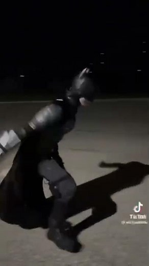 Batman doin the griddy