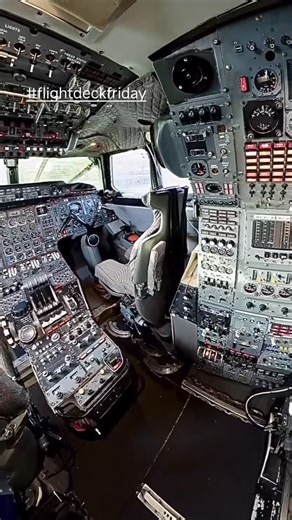 Captain Chris | Aviation Life | #FlightDeckFriday There are flight decks… and then there was Concorde. The first airliner to carry 100 passengers at Mach 2. Not just... | Instagram