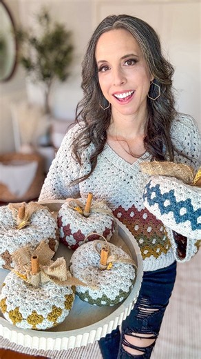 Crochet pumpkins from the granny stitch