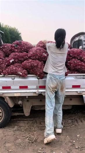 大爷大妈的一句我不容易，哄了我十块又十块#大蒜搬运工