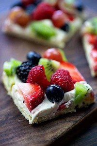 Cream Cheese Fruit Pizza - fruit salad   pizza crust = true love!