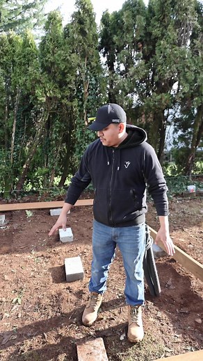 80K views · 1.8K reactions | How to get a perfect layout when framing #framing #framingtip #framingtips #learn #howto #diy #contractor #shed #joist #floor #floorjoist #construction #learnconstruction #constructiontips #tutorial #FacebookReelsContest | Eduardo Lopez | Facebook