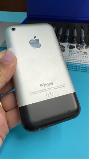 Throwback to the OG! 📱✨ The iPhone 2G from 2️⃣0️⃣0️⃣7️⃣ - where it all began. Vintage, classic, timeless. #RetroTech #iphone #vintage #classic #2007 @apple