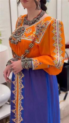 bijouterie_amel on Instagram: "🇩🇿tahia al djazair🇩🇿 @le_camelianawelchibah Pour être un vrai artisan bijoutier il suffit pas juste d’acheter et vendre tout d’abord il faut être fabricant De très belles pièces premier arrivé premier servi Bijouterie Amel bijouterie de la confiance sérieux garantie fiabilité sérieux l’ancienneté fidélité continuité La bijouterie Amel vous vend jamais du rêve elle vous vend des bijoux de rêves Des modèles uniques pour des clients magnifiques La splendeur de l’A