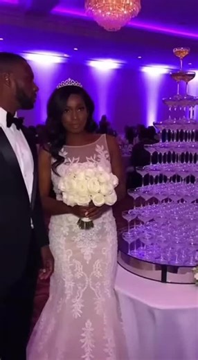 Bride's dress failed from the back andthe whole wedding went into panicmode #microdrama #weddingtok #chaos #caughtoncamera #viralvideo