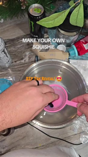 make your own SQUISHIE. great activity for kids to limit screen time. #artsandcrafts #kidsactivities #dadssupportingdads #kidstoys