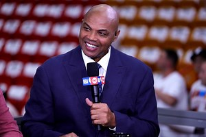 Charles Barkley breaks down what really happened during the legendary fight between Larry Bird and Julius Erving in 1984