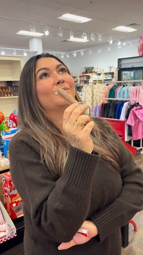 2.5K views · 486 reactions | jourd’hui, on a fait un test de nouveaux bonbons  On a reçu tellement de nouveautés à la boutique, fallait absolument goûter à ça! J’ai demandé aux filles de tester quelques-uns… pis disons que ça part fort 來 Y’a vraiment plein de nouvelles sortes, c’est wow! Disponible dès maintenant à Chicoutimi et Alma — venez goûter à ça, c’est incroyable!  | Boutique Première | Facebook