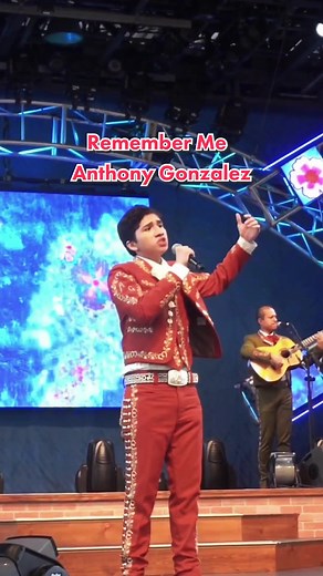 Anthony Gonzalez - The voice of Miguel in Disney and Pixar’s movie Coco, performs with Mariachi Cobre 🎥: @grapesodaclub #mariachi #disneyparks 🇲🇽