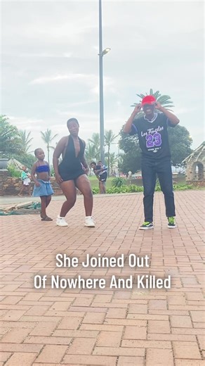 Unforgettable Gqom Performance by Ngcoboyonie Tan