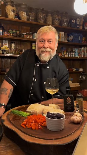 25K views · 1.1K reactions | Come learn in 1 minute how to make cod in the oven! For this recipe, you will need Olive oil Mini onion Cod Mini potato Lemon pepper Broccoli Red pepper Ciboulette Garlic Salt Olive #reel #trend #viral #fb | Chef Arno | Facebook