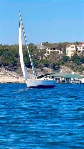 Lake Travis Texas #boat #hunting #fishtank #fish #wildlife #fishing #yt #ytshorts #shorts #youtube