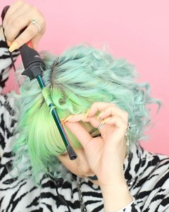 Sophie Hannah | CORKSCREW CURLS 💚 The tutorial you've all been asking for! I thought it would be cute to try corkscrew curls on my new bangs! Serious 80s... | Instagram