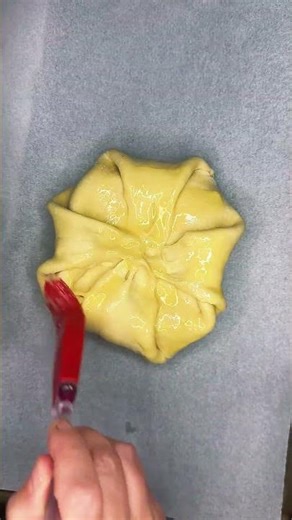 Baked Brie in Puff Pastry
