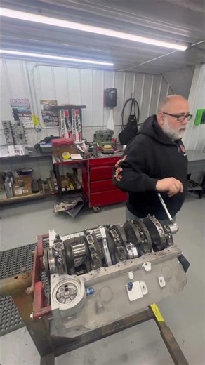 615 Donovan Race Engine Assembly in 1 Minute | Pistons, Rings & Torque