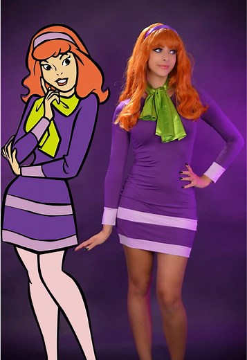 How to Cosplay as Daphne from Scooby-Doo