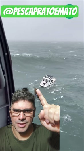 IATE ENGOLIDO POR ONDA GIGANTE no momento do resgate. 🛟