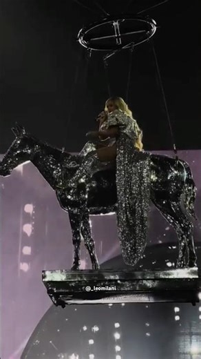 SILVER HORSE! Beyonce performing atop the iconic silver horse on the Renaissance World Tour #beyonce