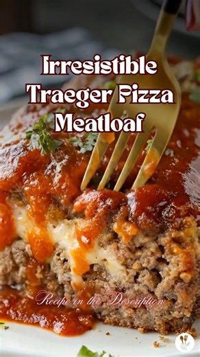 All the flavors of your favorite pizza now in a juicy, smoky meatloaf. Mozzarella, pepperoni, and pizza sauce come together for a weeknight winner your whole family will love. Ingredients: • 1 lb ground beef (80/20 lean-to-fat ratio) • 1 cup panko breadcrumbs • 1 cup shredded mozzarella cheese • 1 cup pizza sauce, divided • 2 tsp Italian seasoning • ½ cup sliced pepperoni • Salt and black pepper, to taste Directions: 1️⃣ Preheat your Traeger grill to 350°F (175°C). Line a baking sheet with parch
