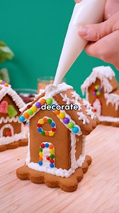 Does this glue gun hack ACTUALLY WORK?! ✨Recipe: Ingredients: • candy canes • glue gun • gingerbread house pieces Directions: 1. Heat your glue gun, then snap the curved hook off a candy cane and insert the straight end into the glue chamber just like a glue stick. 2. Once the candy melts and begins to ooze out, use the glue gun to “glue” your gingerbread pieces together. 3. For a safer, more reliable method, melt candy canes in a small frying pan over medium heat until fully liquified. 4. Use a