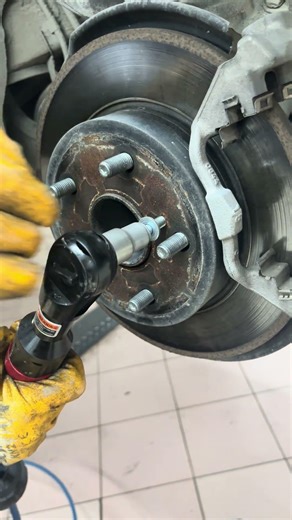 lead screw #carmachanic #automobile #automotivetools #mechanic #screw #lead