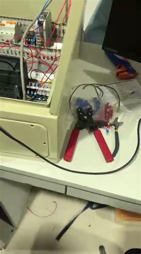 Schneider TM241CE40R Upload Program Tutorial (EcoStruxure Machine Expert) #engineering