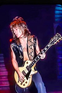 One of my favorite live shots! | Randy Rhoads / Gibson Les Paul