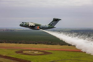 #Embraer has successfully completed the flight test of the certification campaign for the Modular Airborne Fire Fighting System (MAFFS II), which provides the #C390 #Millennium with the required capability to perform firefighting missions. The tests, carried out at the Embraer facility in Gavião Peixoto, São Paulo State, in Brazil, represent an important advancement in the certification campaign of this capacity by the Brazilian Military Certification Authority (IFI). After certification, the fi
