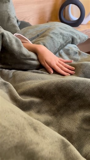 B Comfort on Instagram: "Feel the warmth of our full flannel sets and enjoy cozy new year’s vibes 🎄✨🥰 9 colors..9 moods✨ #b_comfort #christmas #warm #cozy #vibes"