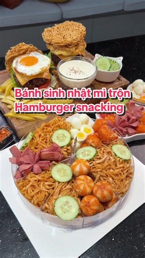 Biến hình snack với 7749 kiểu ăn: Bánh sinh nhật mì trộn, hamburger snack nhai rộp rộp #eatwpeach #pitcom #KokomiSnacking #Ăn2Kiểu #hoptaccungKokomi