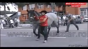 33K views · 373 reactions | Keşke adalet hep bu kadar "hızlı" işlese... ÖNEMLİ: Sayfamızı lütfen SADECE psikoloji ve kişisel gelişime ilgi duyuyor, ve etkinliklerimizden haberdar olmak istiyorsanız beğenin. | NeuroFormat | Facebook