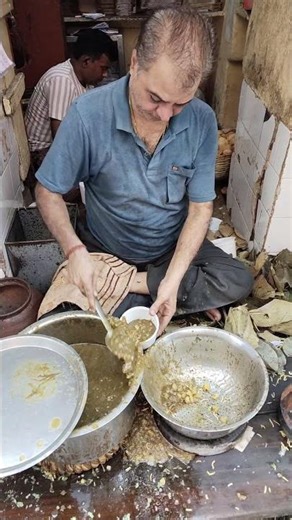 World famous club kachori 4 pieces for ₹48 lali chhangani kachori wala #trendingreels#lalichhangani