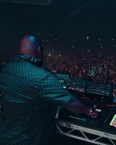 ¡OH YES OH YES! El rey Carl Cox presentó su set hibrido en el escenario steel yard en Creamfields y este es uno de esos momentos sonoros del set de la leyenda inglesa 👨🏿‍🦲 | EMPO Electronic Meeting Point