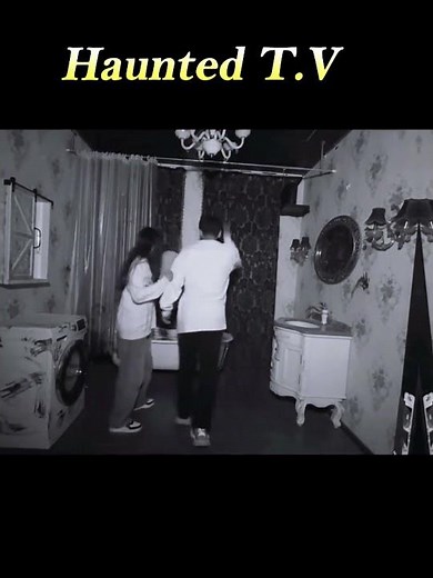 Haunted House Gone Wrong! Funniest Couple Reactions Ever! 🤣"