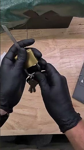 Lock picking with the Lock Picking Lawyer