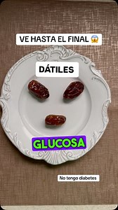 🌴 ¿Qué son los dátiles? Los #dátiles son frutos dulces de la palmera datilera, muy consumidos en Medio Oriente y cada vez más populares por sus propiedades nutricionales. 🍬 ¿Qué aportan? • Ricos en azúcares naturales (glucosa, fructosa), lo que los hace una fuente rápida de energía. • Contienen fibra, que ayuda a la digestión. • Aportan minerales como potasio, magnesio y hierro. • Contienen antioxidantes como flavonoides y carotenoides. ⚠️ ¿Son saludables? Sí, en porciones moderadas, especialm