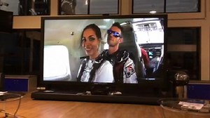 La nuova vita di Ruby, a Dubai mentre si lancia col paracadute